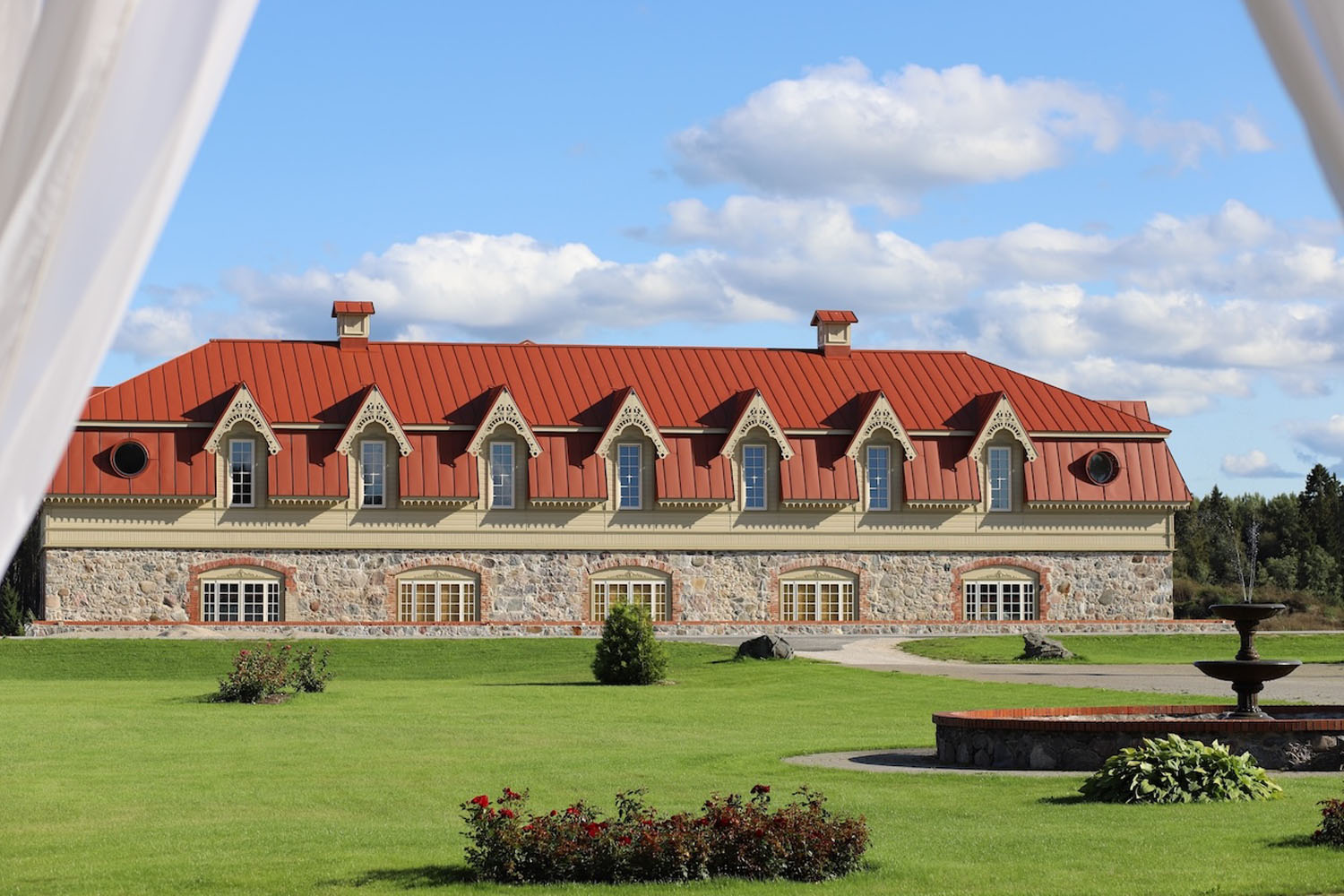 Auree - Peomaja ja Antiikhotell